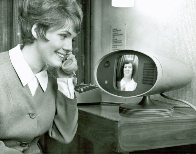 Первый телефон-видеофон, по которому можно было увидеть друг друга 41