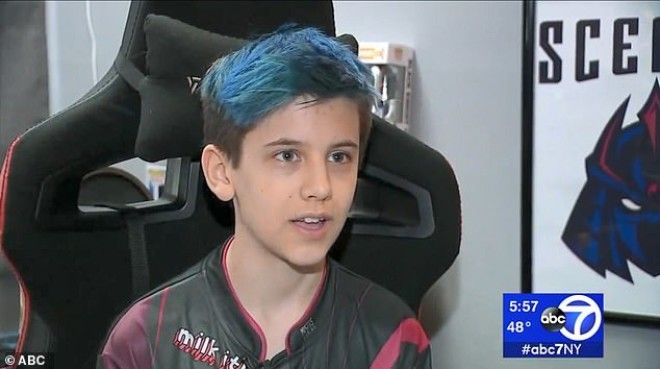 14-летний подросток зарабатывает огромные деньги, играя в Fortnite 16
