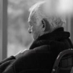 Исследование: одиночество увеличивает риск развития деменции на 40 %