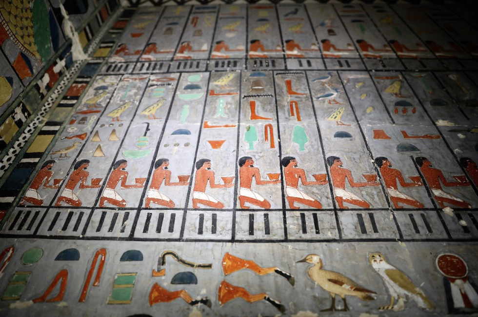 В Египте вскрыли 4000-летнюю гробницу. Войдя внутрь, учёные не поверили своим глазам 17