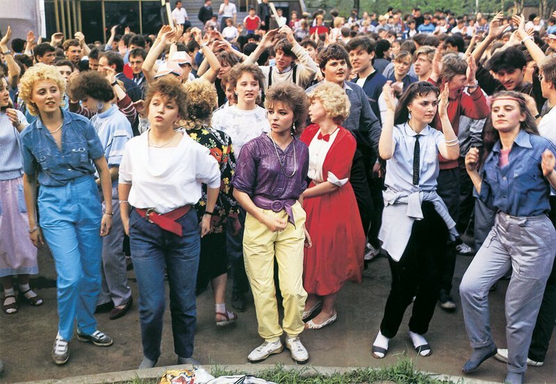 Лихие дискотеки 80-х и 90-х: 15+ фото о том, как молодежь развлекалась в СССР 54