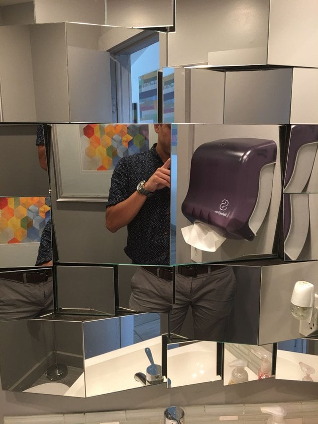20 случаев, когда зеркала в ванной комнате устраивали людям камеди-шоу 78
