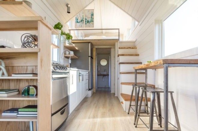 Домик на колесах Эльза имеет жилую площадь 30 кв метров Фото tinyhousetownnet