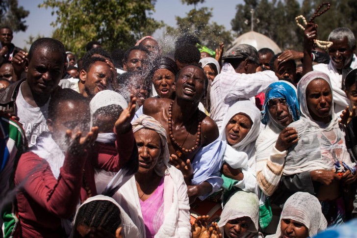 Пражский фотограф снял обряд экзорцизма в Эфиопии — и это невероятно 81