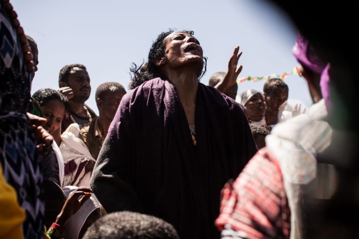 Пражский фотограф снял обряд экзорцизма в Эфиопии — и это невероятно 84