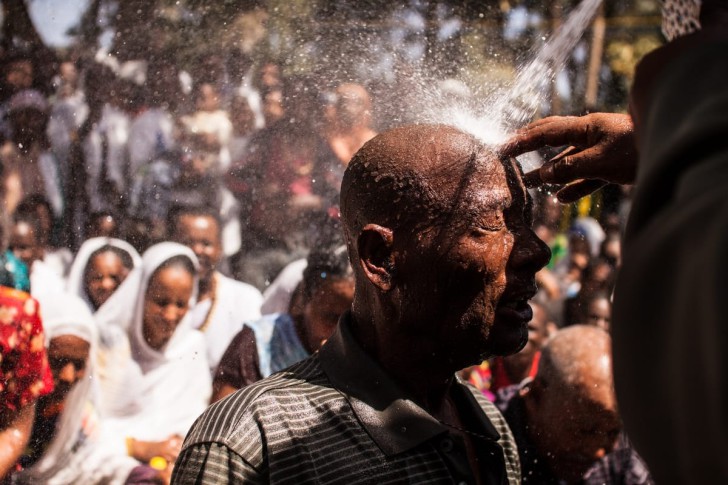 Пражский фотограф снял обряд экзорцизма в Эфиопии — и это невероятно 68