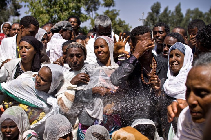 Пражский фотограф снял обряд экзорцизма в Эфиопии — и это невероятно 71