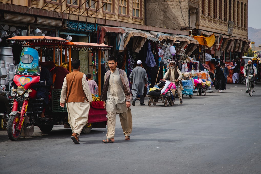 Фотограф из Голландии ломает стереотипы и показывает, как на самом деле живут люди в Афганистане 78