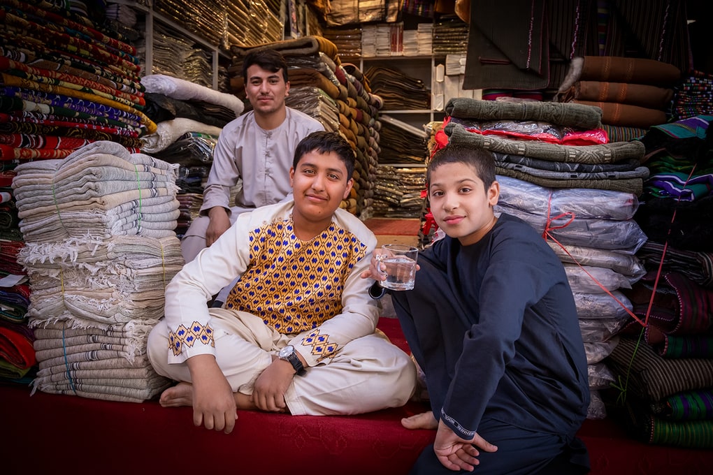 Фотограф из Голландии ломает стереотипы и показывает, как на самом деле живут люди в Афганистане 99