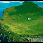 «Кто его построил и зачем»: загадка самого одинокого дома Исландии
