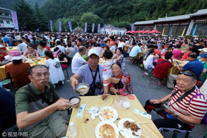 Чудеса китайского фаст-фуда: как накормить 20 тысяч человек за пару часов 23
