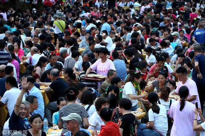 Чудеса китайского фаст-фуда: как накормить 20 тысяч человек за пару часов 26