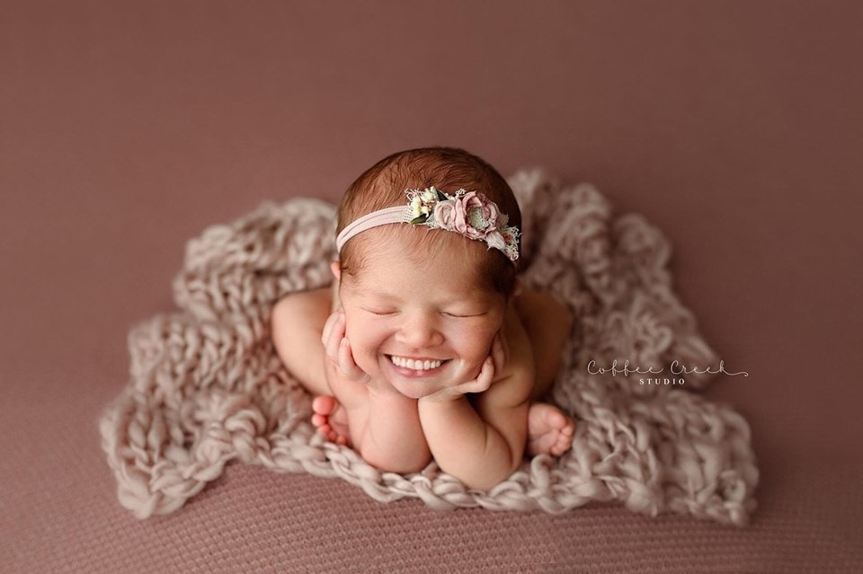 Фотограф из США приклеивает голливудские улыбки к снимкам младенцев. Зрелище, вызывающее мурашки 64