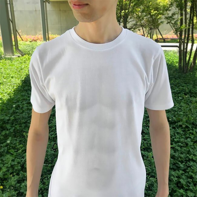 «Дизайнерское тело»: в Японии придумали футболку, делающую людей соблазнительными 39