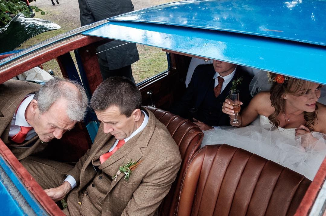 Британский фотограф делает честные свадебные снимки, показывая, что скрывается за красивыми кадрами 88