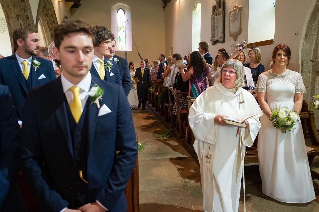 Британский фотограф делает честные свадебные снимки, показывая, что скрывается за красивыми кадрами 94