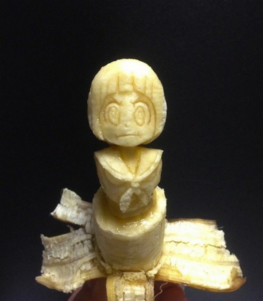 Японец делает художественную резьбу на бананах 153