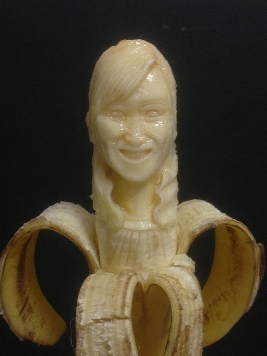 Японец делает художественную резьбу на бананах 157