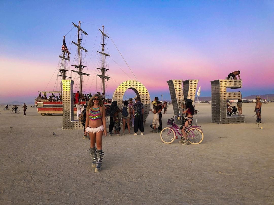 20 фотографий с фестиваля Burning Man 2019 — самого пыльного и огненного события года 73