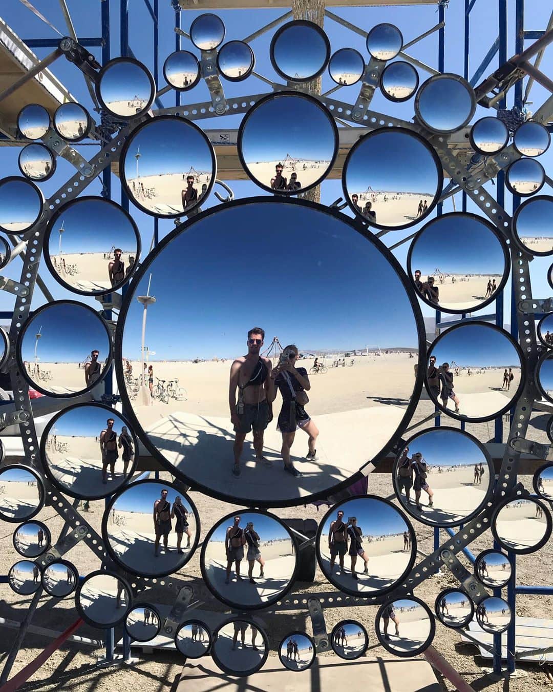 20 фотографий с фестиваля Burning Man 2019 — самого пыльного и огненного события года 74