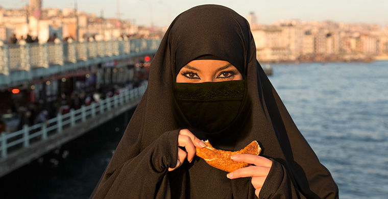 «Через тернии к еде»: каким образом арабские женщины едят в ресторанах? 16
