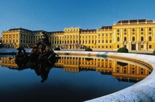 10 самых прекрасных королевских дворцов в мире 45