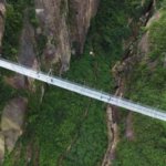 В Китае открыли самый высокий стеклянный мост