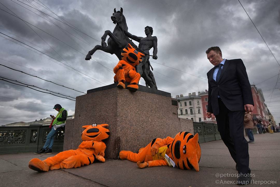 20 невероятных работ российского фотографа, которые как нельзя точно передают колорит наших улиц 69