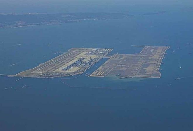 Японцы умудрились построить аэропорт прямо в океане 31