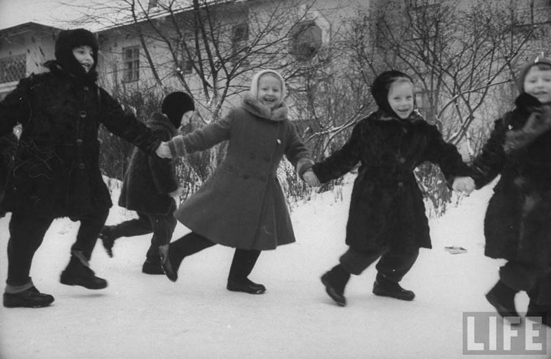Детский сад из СССР в 1960-ом в объективе иностранного фотографа LIFE 53