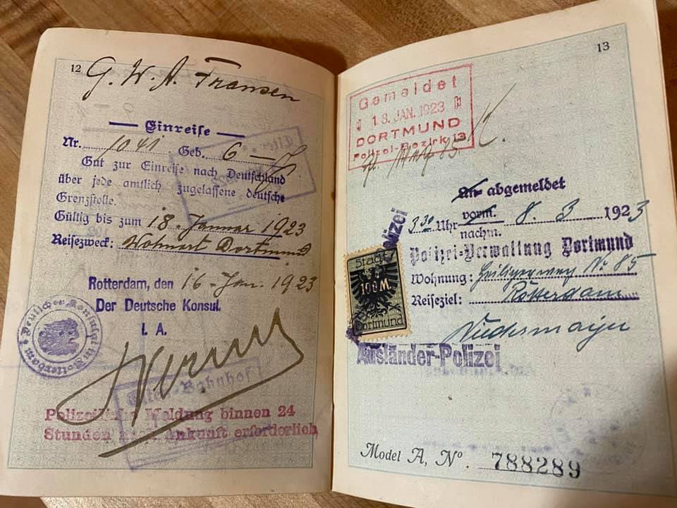 Как выглядел европейский паспорт 100 лет назад? Женщина получила документы прадеда и решила их перевести 30