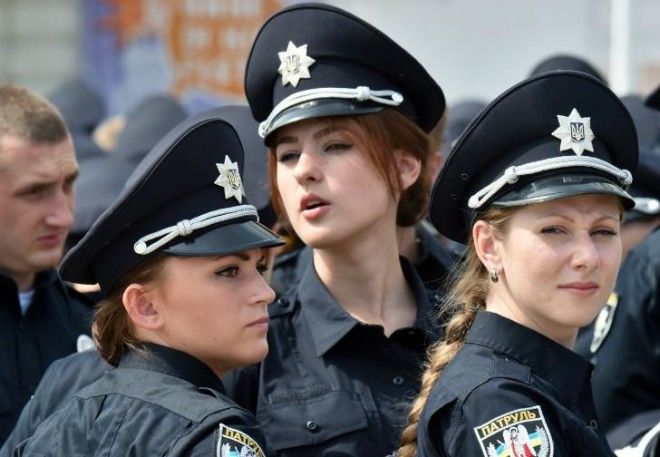 Арестуй меня немедленно! Самые милые девушки-полицейские со всего мира 47