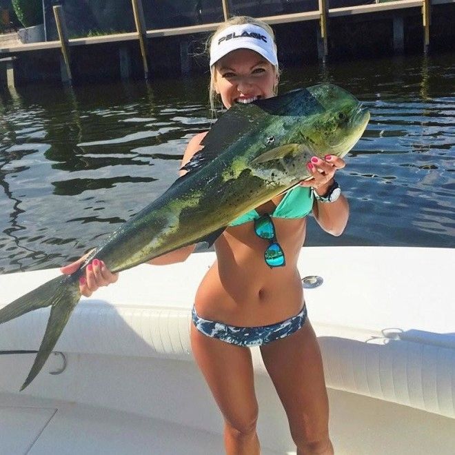 Мишель Клаватт — ошеломляющая блондинка, обожающая рыбную ловлю в бикини 48