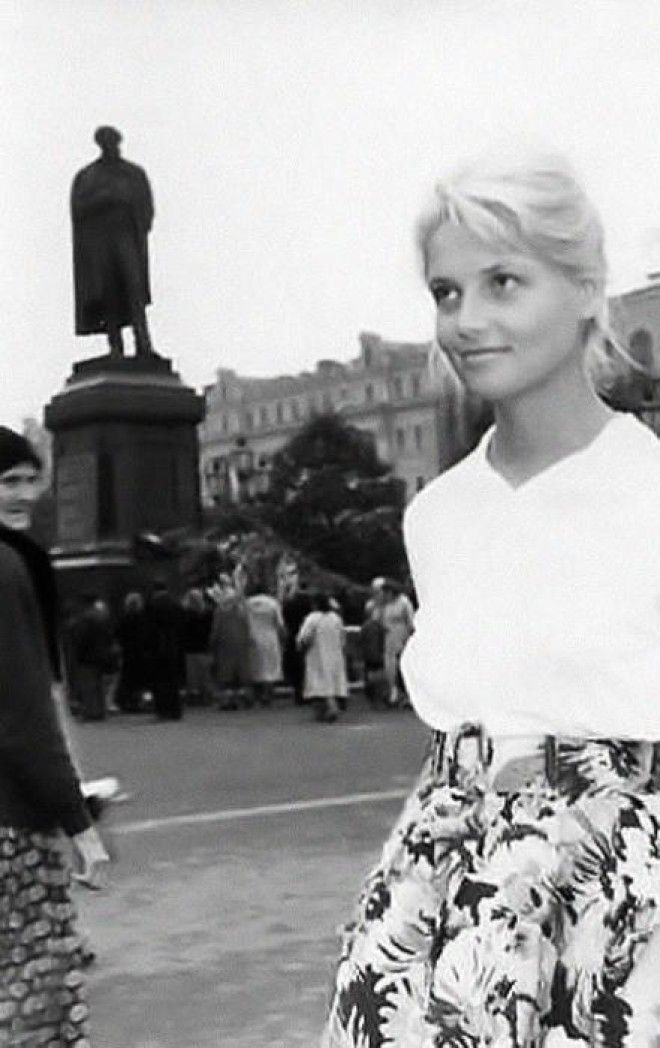 Пост памяти Натальи Кустинской: 20 фотографий красавицы советского кинематографа, которую называли русской Брижит Бардо 42