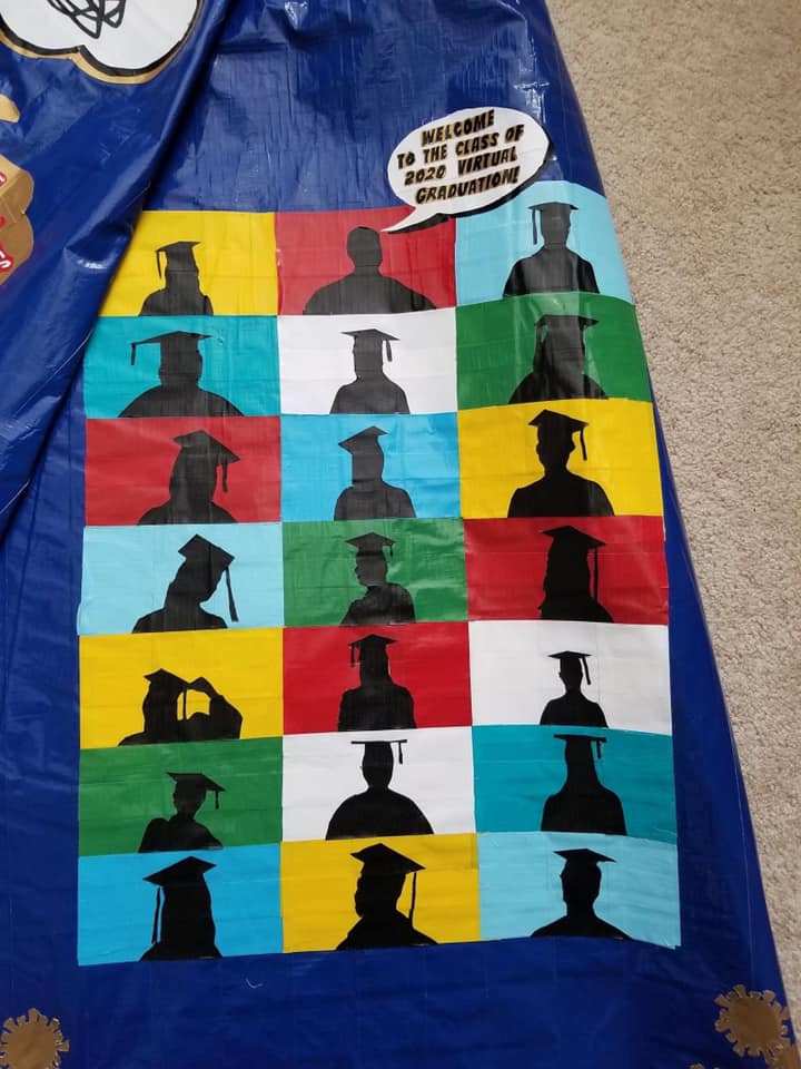 Девушка потратила около 400 часов, создавая выпускной наряд из скотча. Она посвятила его борьбе с ковидом 75