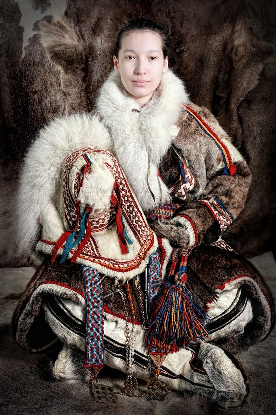 17 представителей коренных народностей Сибири: фотосессия в национальных костюмах 59
