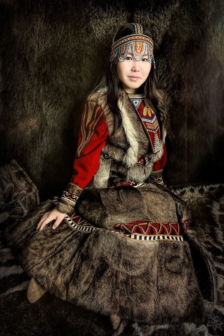 17 представителей коренных народностей Сибири: фотосессия в национальных костюмах 60