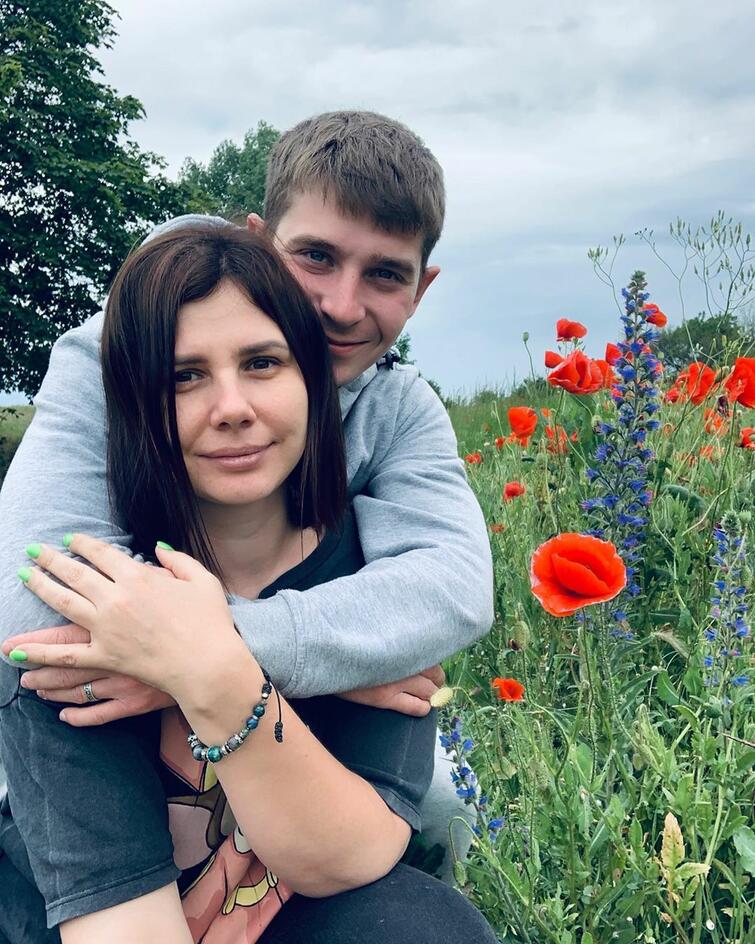 Российская звезда Инстаграм ушла от мужа, чтобы создать семью … со своим же пасынком 70