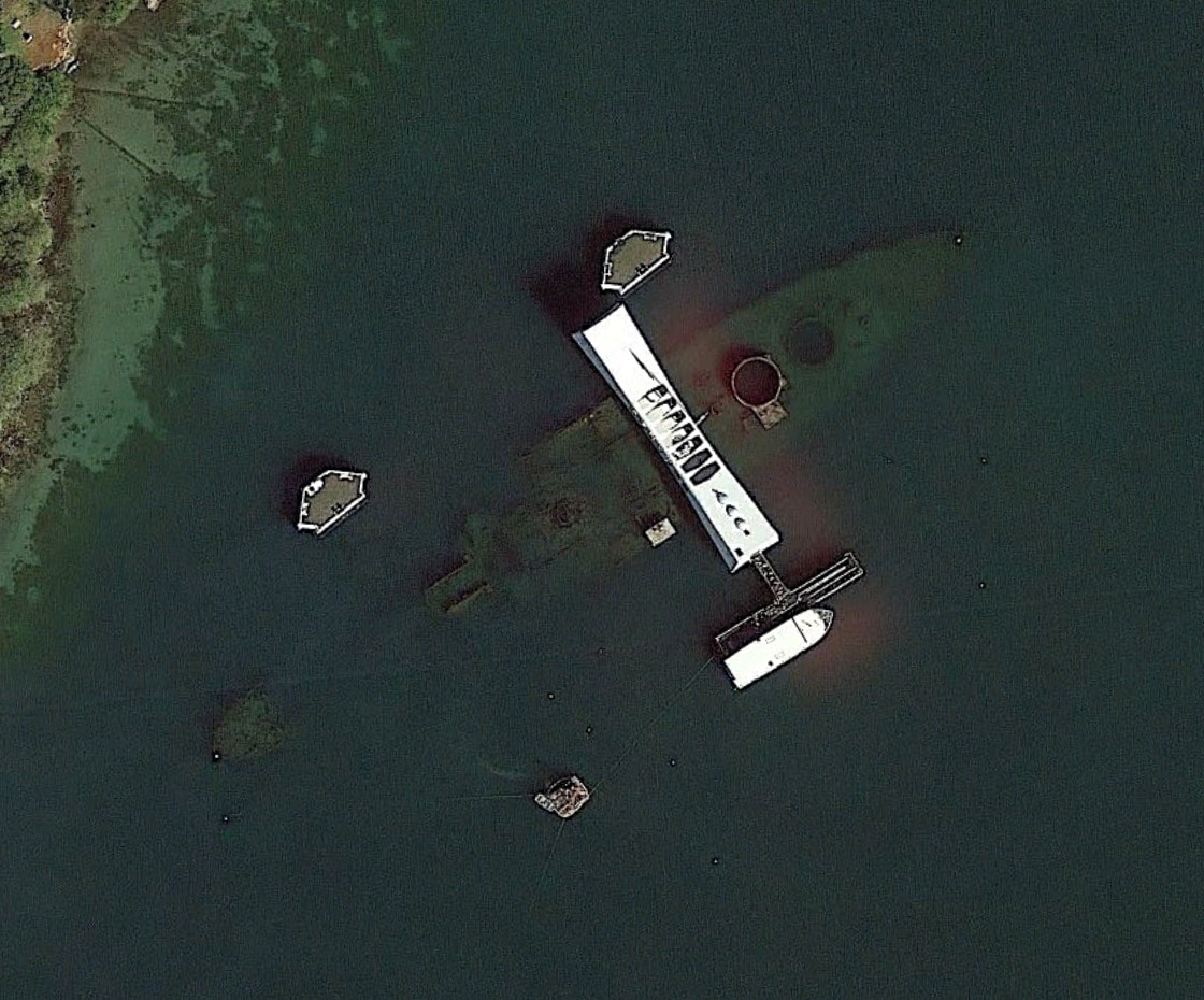 Затонувшие корабли и военные базы: парень показывает интересные места, которые он обнаружил через Google Earth 65