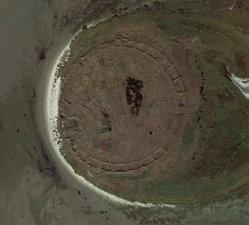 Затонувшие корабли и военные базы: парень показывает интересные места, которые он обнаружил через Google Earth 75