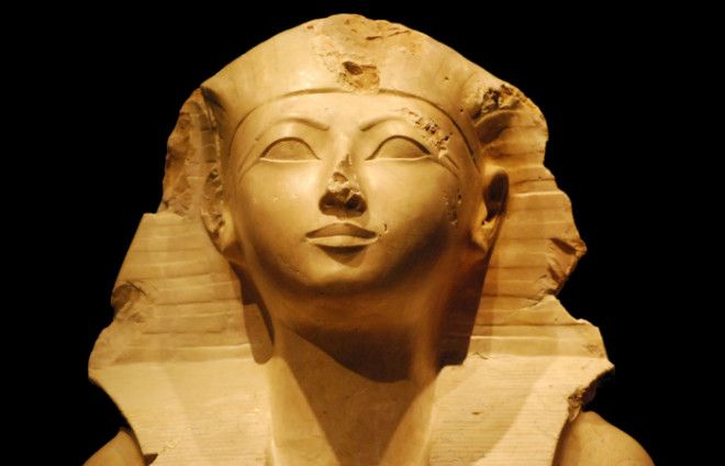 Начиная ещё с первой династии к власти в Древнем Египте время от времени приходили женщины