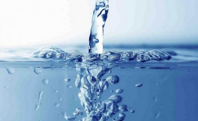 8 признаков того, что вы выпиваете недостаточное количество воды.